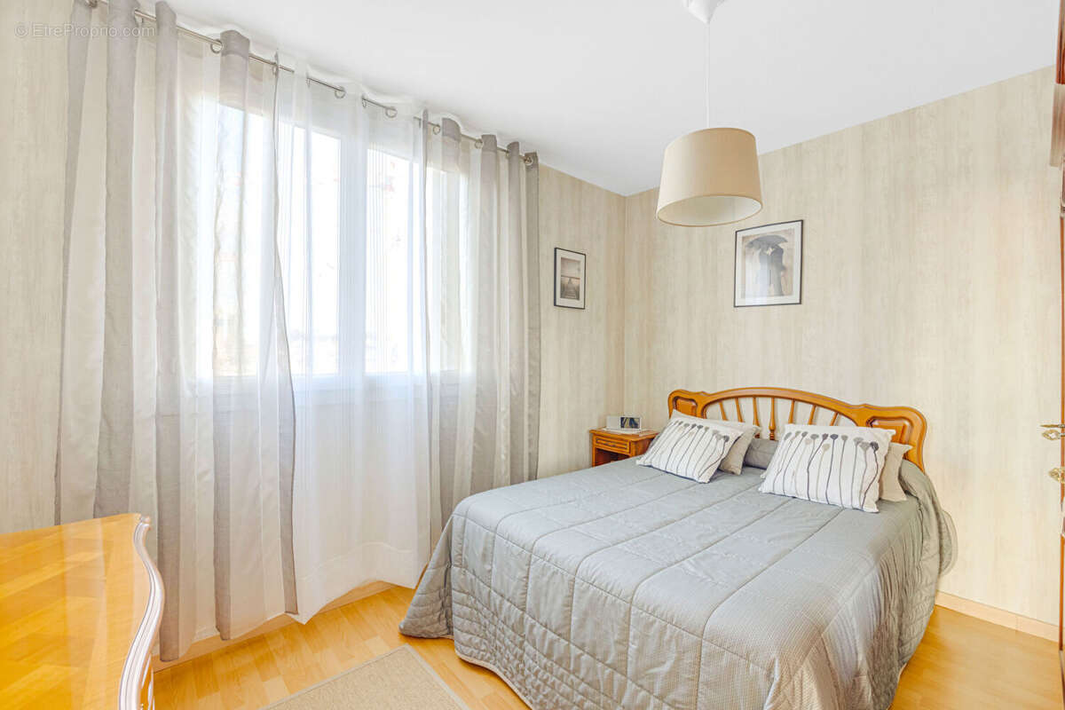 Appartement à LE PLESSIS-ROBINSON