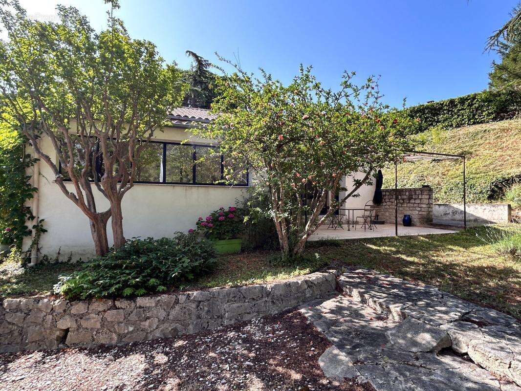 Maison à VAISON-LA-ROMAINE