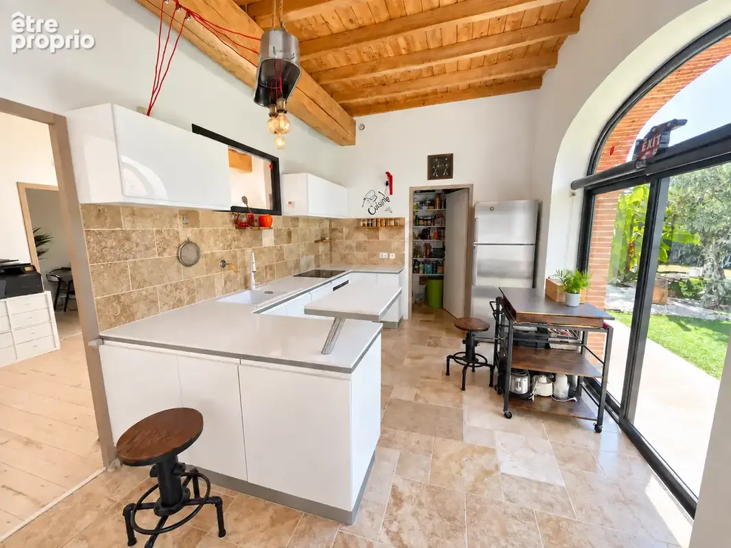 Belle maison ancienne rénovée de 290 M2 sur 2352 m2 clos et arboré - photo 9