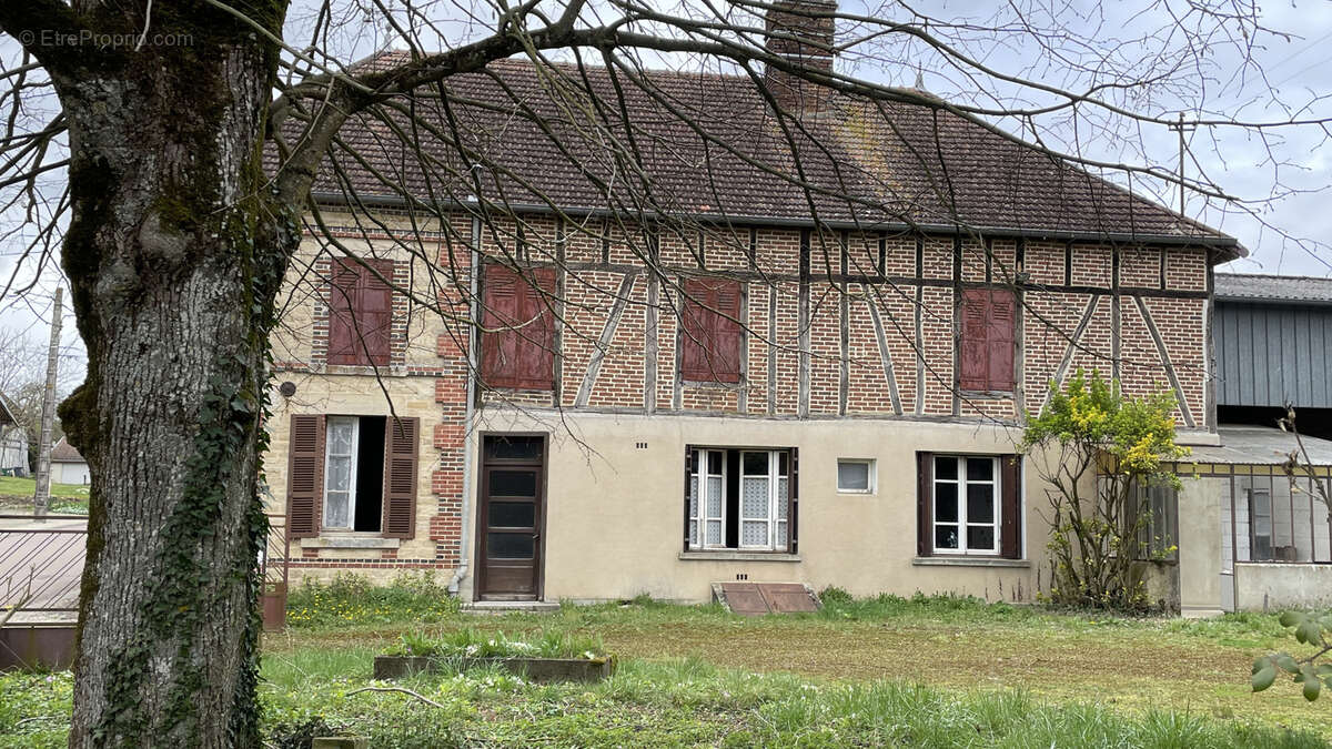 Maison à CRESANTIGNES