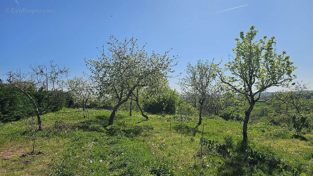Terrain à YSSANDON