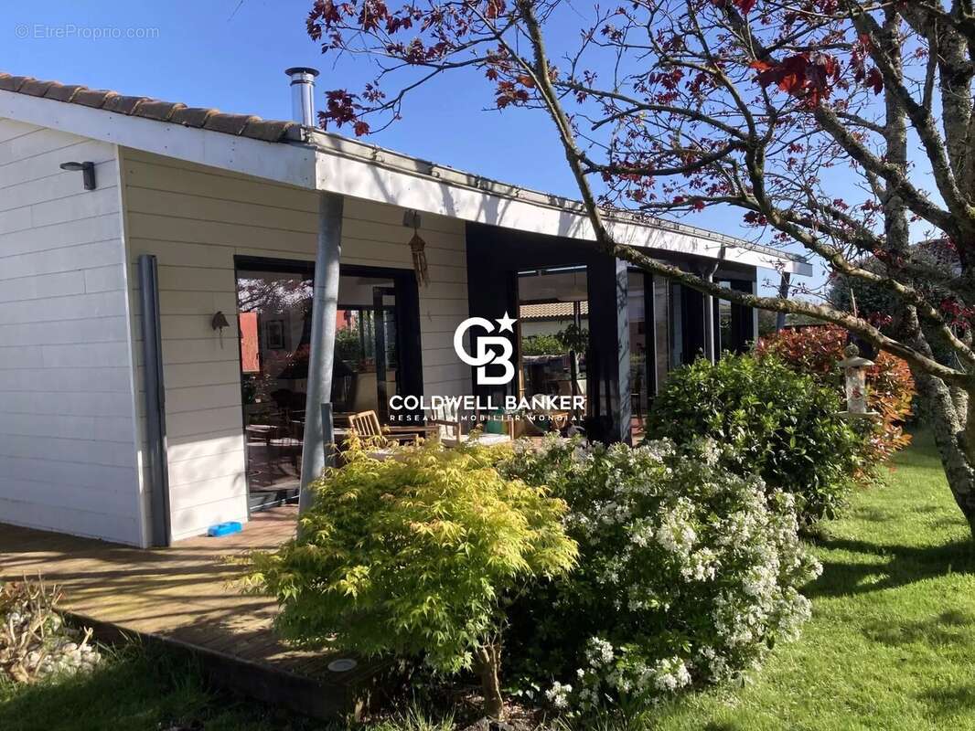 Maison à SAINT-MICHEL-CHEF-CHEF