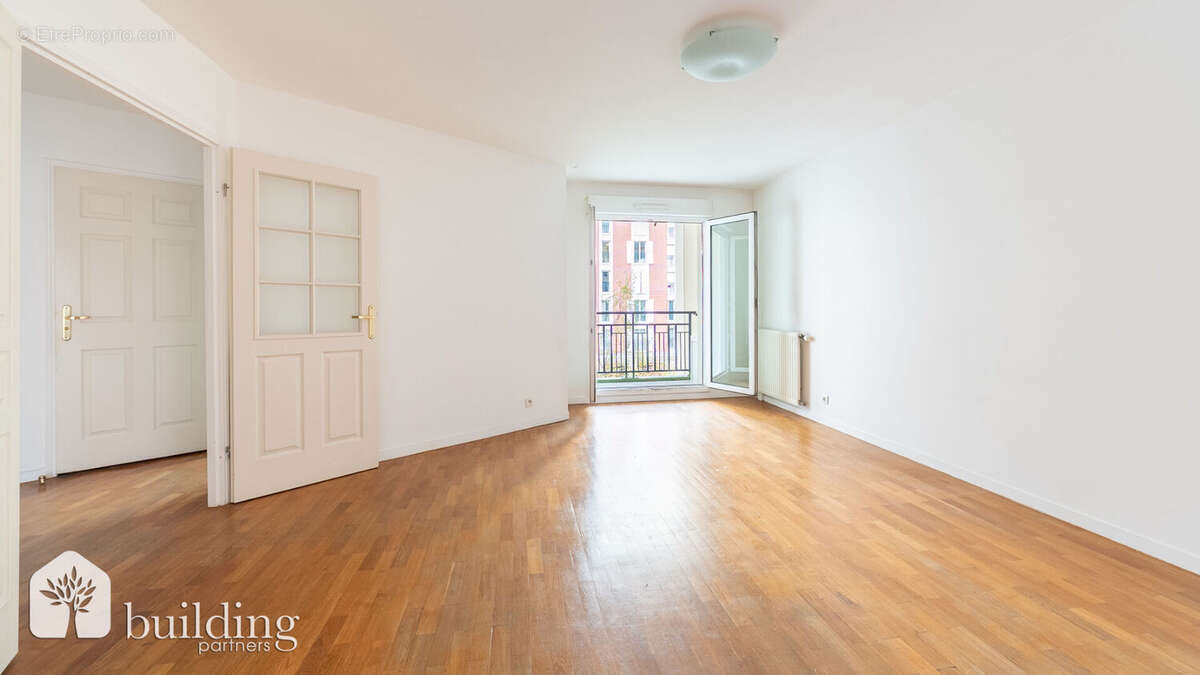 Appartement à COURBEVOIE