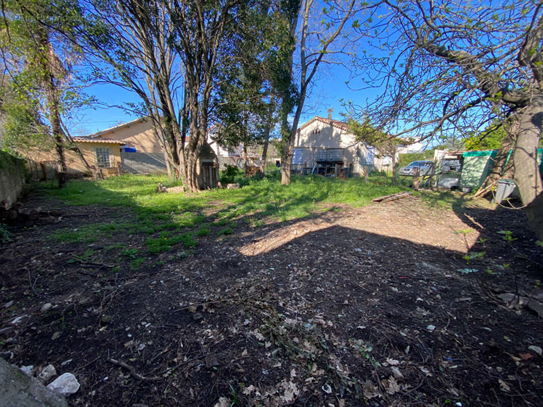 Terrain à PONT-SAINT-ESPRIT