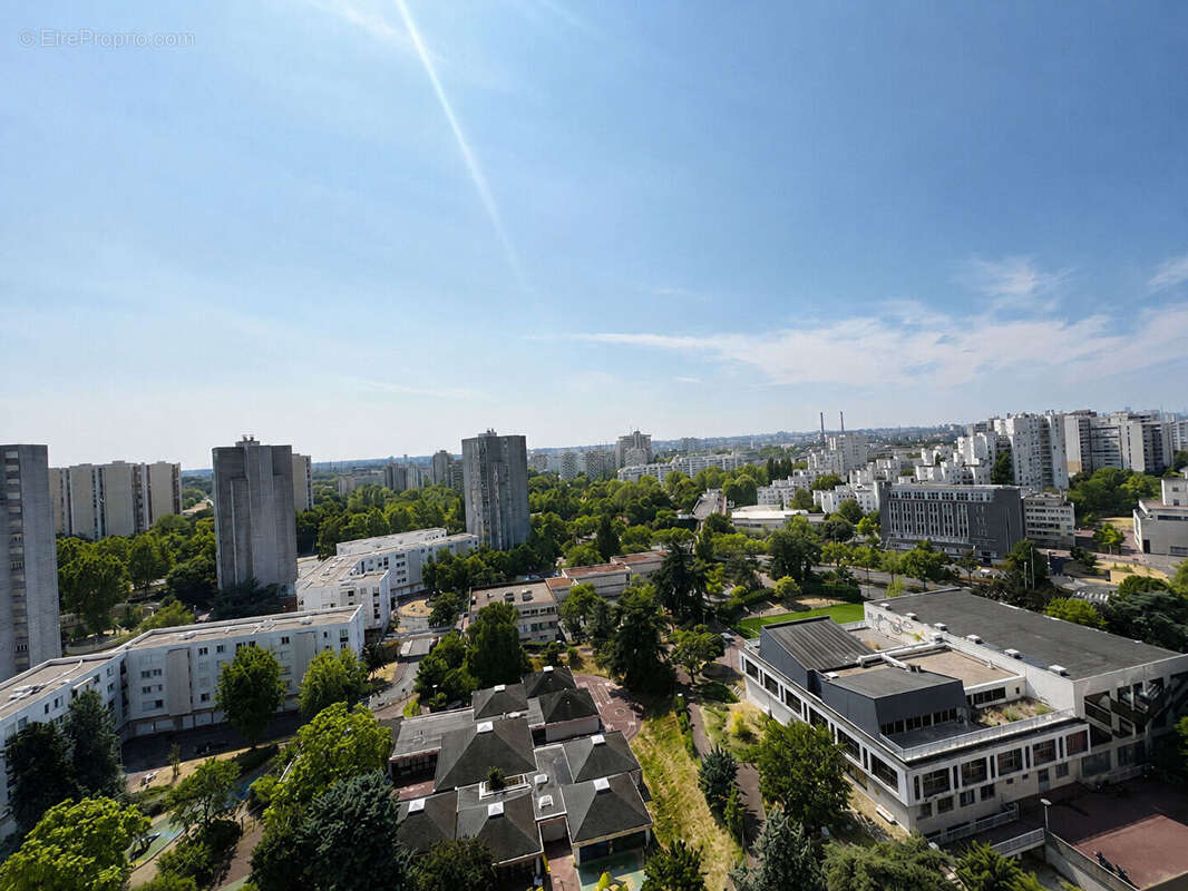 Vue panoramique _ Appartement rénové _ Parking _ À 8 min du métro - photo 2