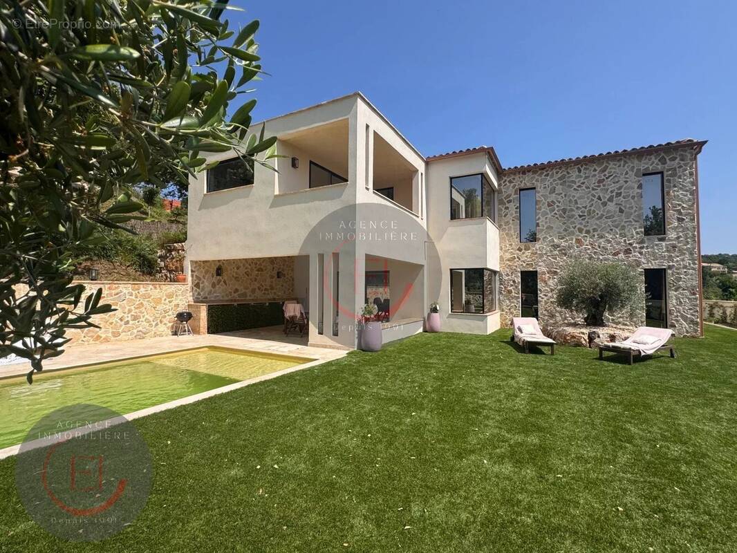 Maison à LES ADRETS-DE-L&#039;ESTEREL