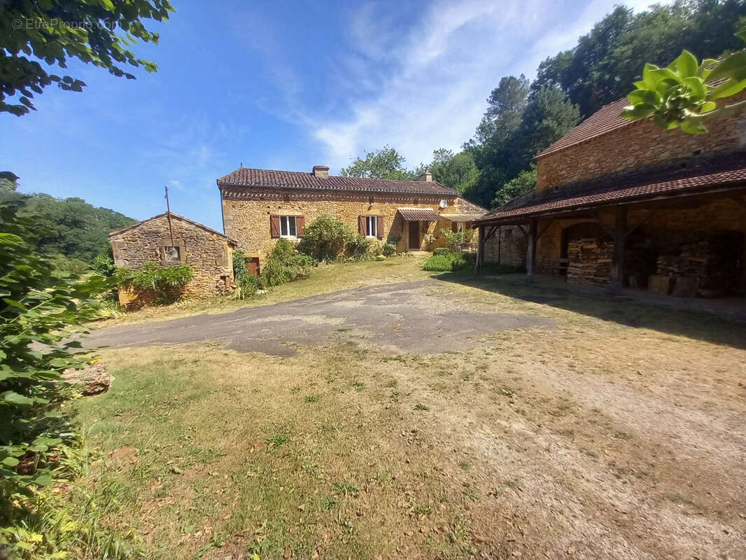 Maison à LOUBEJAC