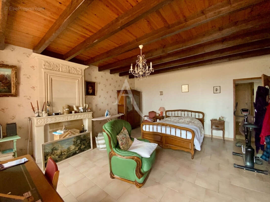 Maison à MIRAMBEAU