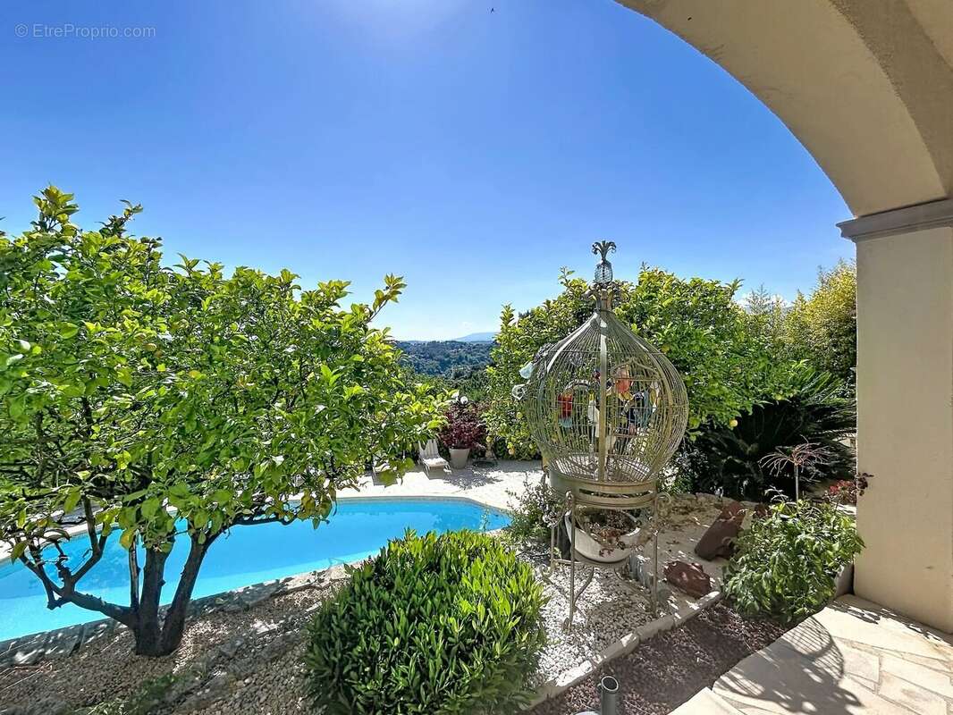 Maison à LA GAUDE
