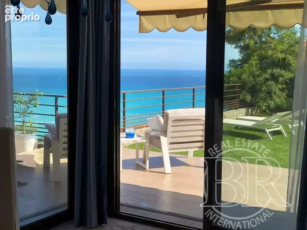 A vendre Roquebrune Cap Martin 5 minutes de MONACO T2 avec la terrasse de 180  m² - photo 2