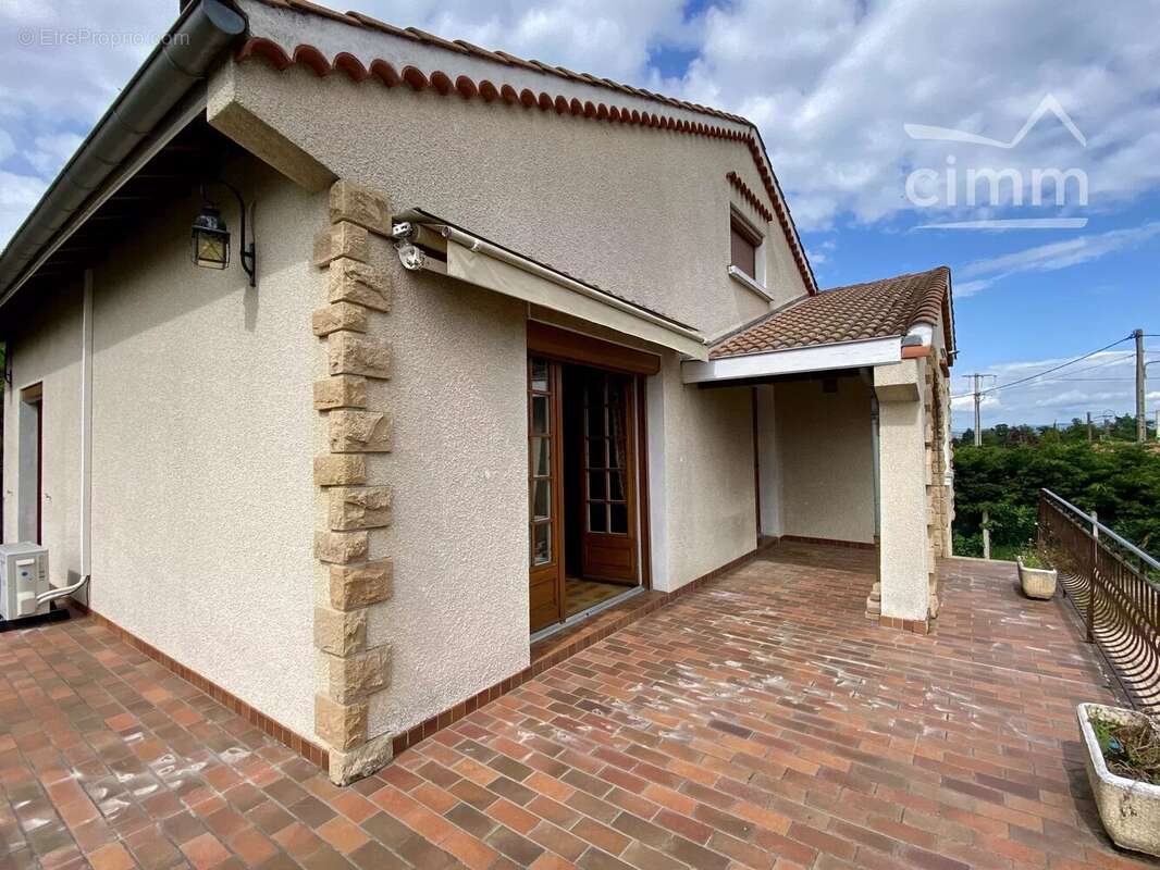 Maison à SURY-LE-COMTAL