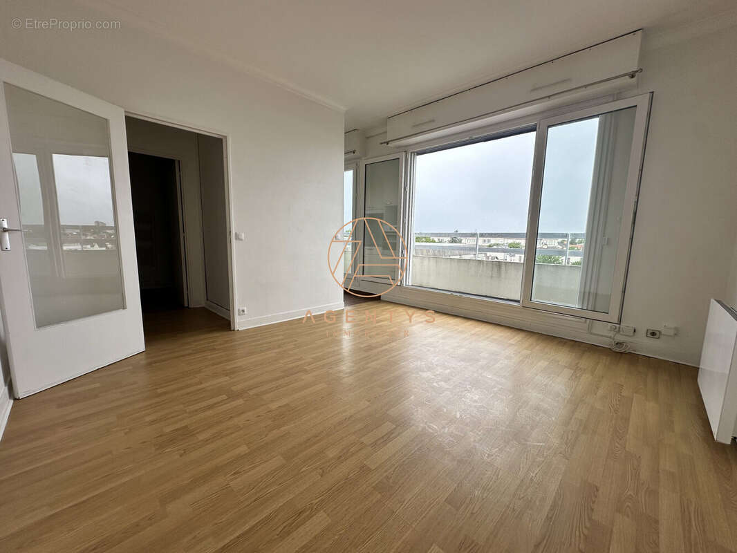 Appartement à SAINT-MAUR-DES-FOSSES