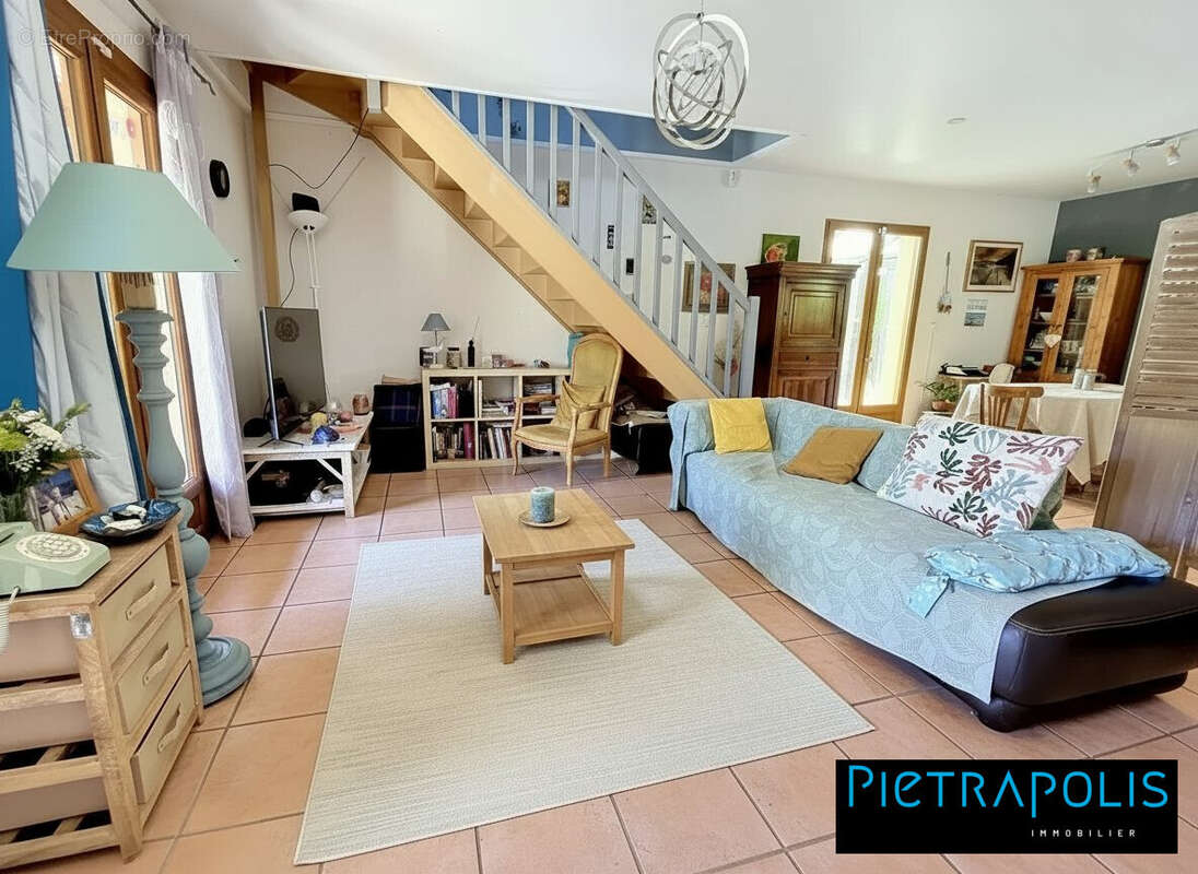 Maison à JASSANS-RIOTTIER