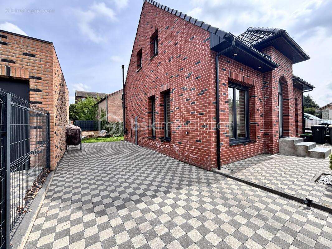 Maison à DOUCHY-LES-MINES