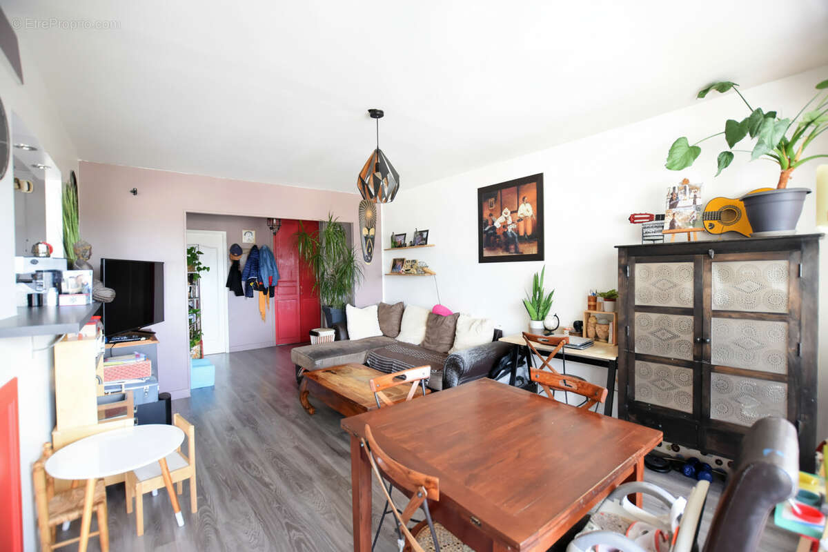 Appartement à LES ESSARTS-LE-ROI