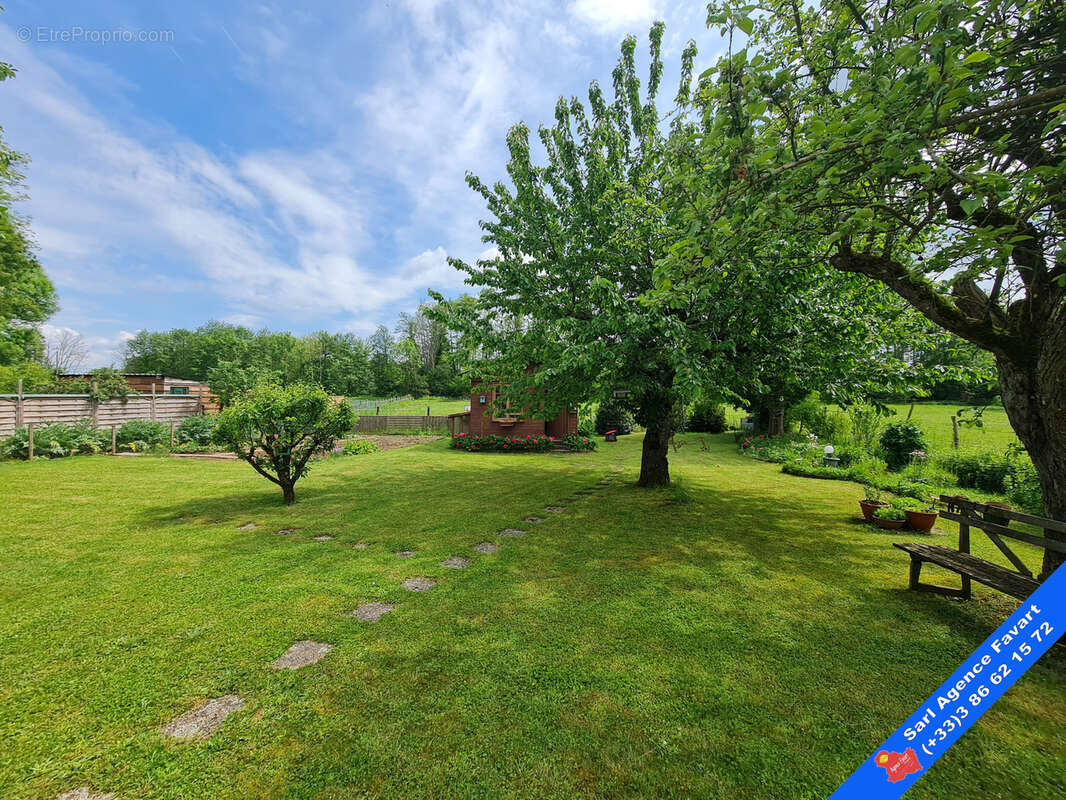 Maison à LA CELLE-SAINT-CYR