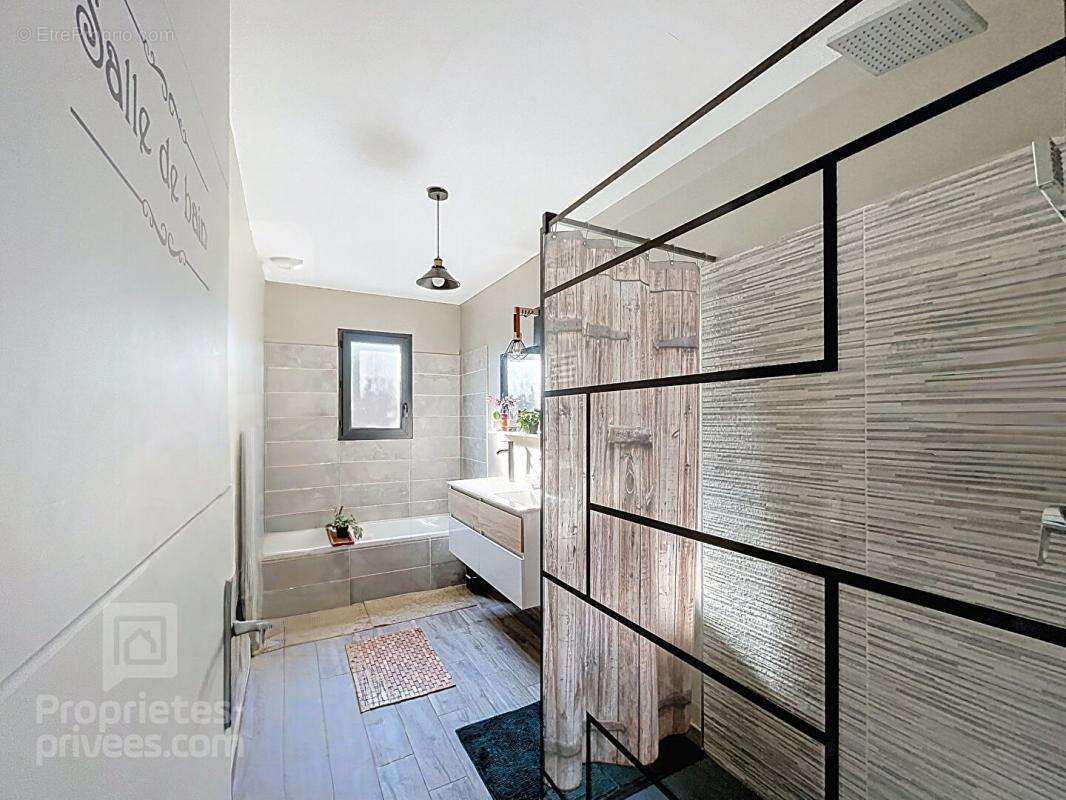 Maison à POURRIERES