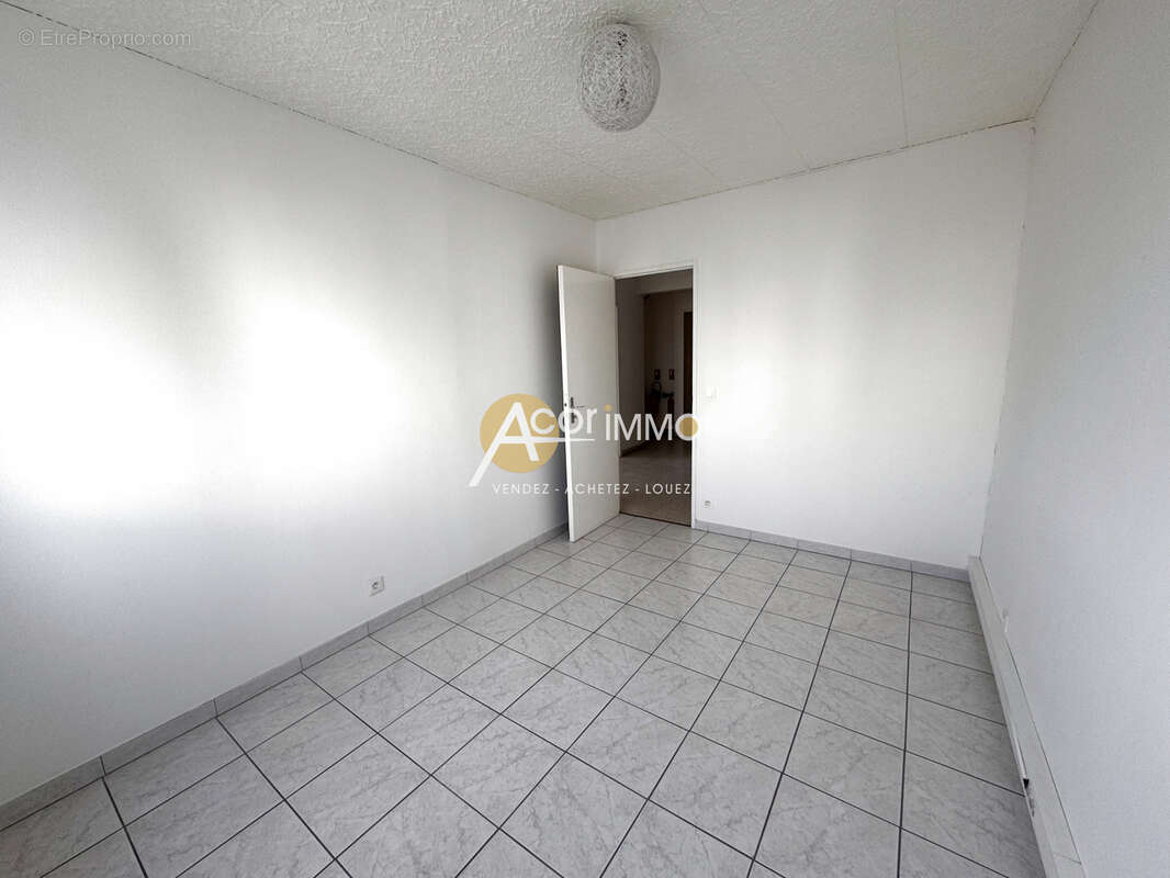 La Seyne Sur Mer, Centre, Appartement T3, 76m2, balcon - photo 10