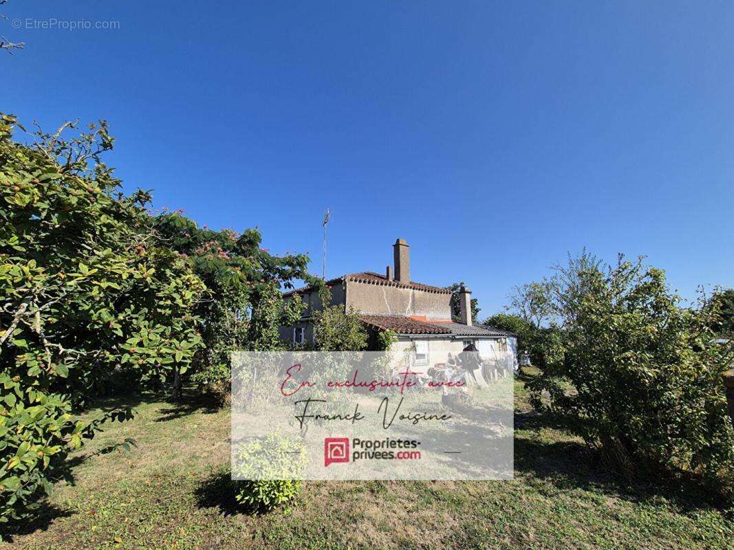 Maison à VENDRENNES