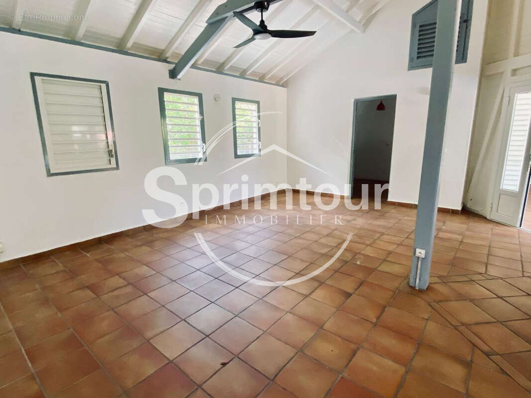 Sainte-anne  : villa f4  proche bourg et plage - photo 3