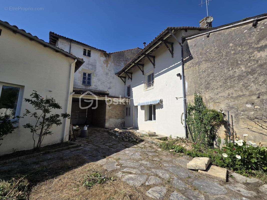 Maison à CHAUNAY