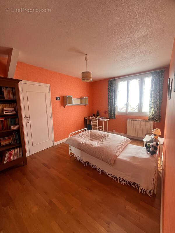 Maison à YZEURE