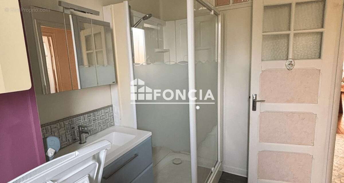 Appartement à NOTRE-DAME-DE-GRAVENCHON
