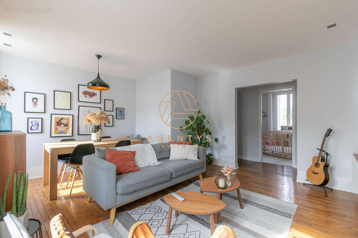 Appartement à SAINT-MAUR-DES-FOSSES