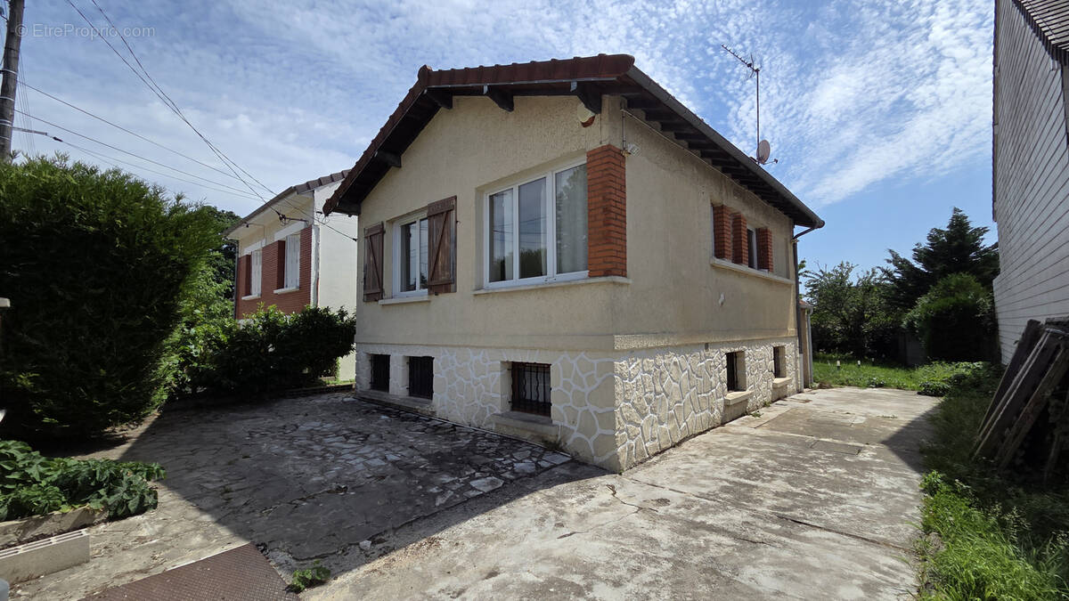Maison à VILLECRESNES