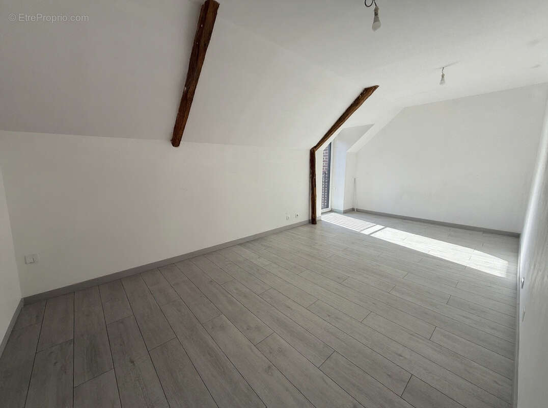 Maison à SAINT-LEGER-DES-PRES