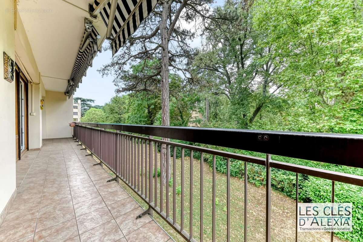 T3 traversant Est/Ouest 78,29 m² /balcon / Garage - photo 2