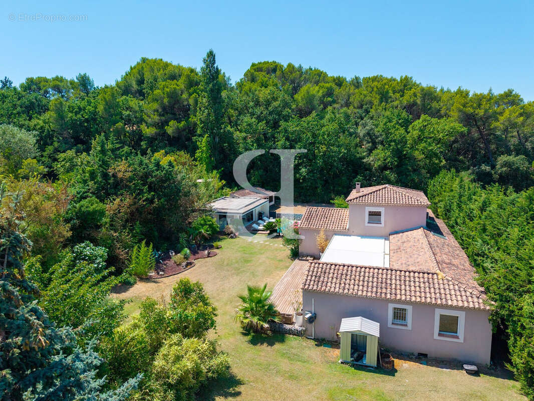 Maison 224 m² à Loriol-Du-Comtat  - photo 8