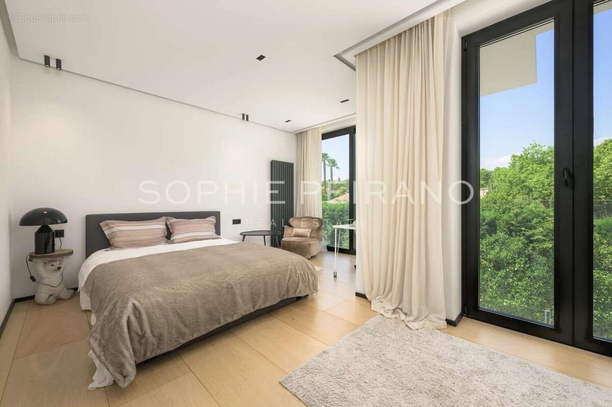 Mougins - villa contemporaine avec piscine - photo 11