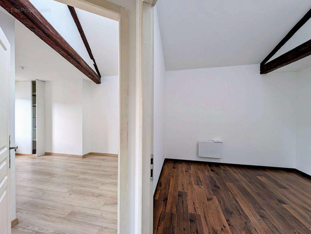 Appartement à CAZERES