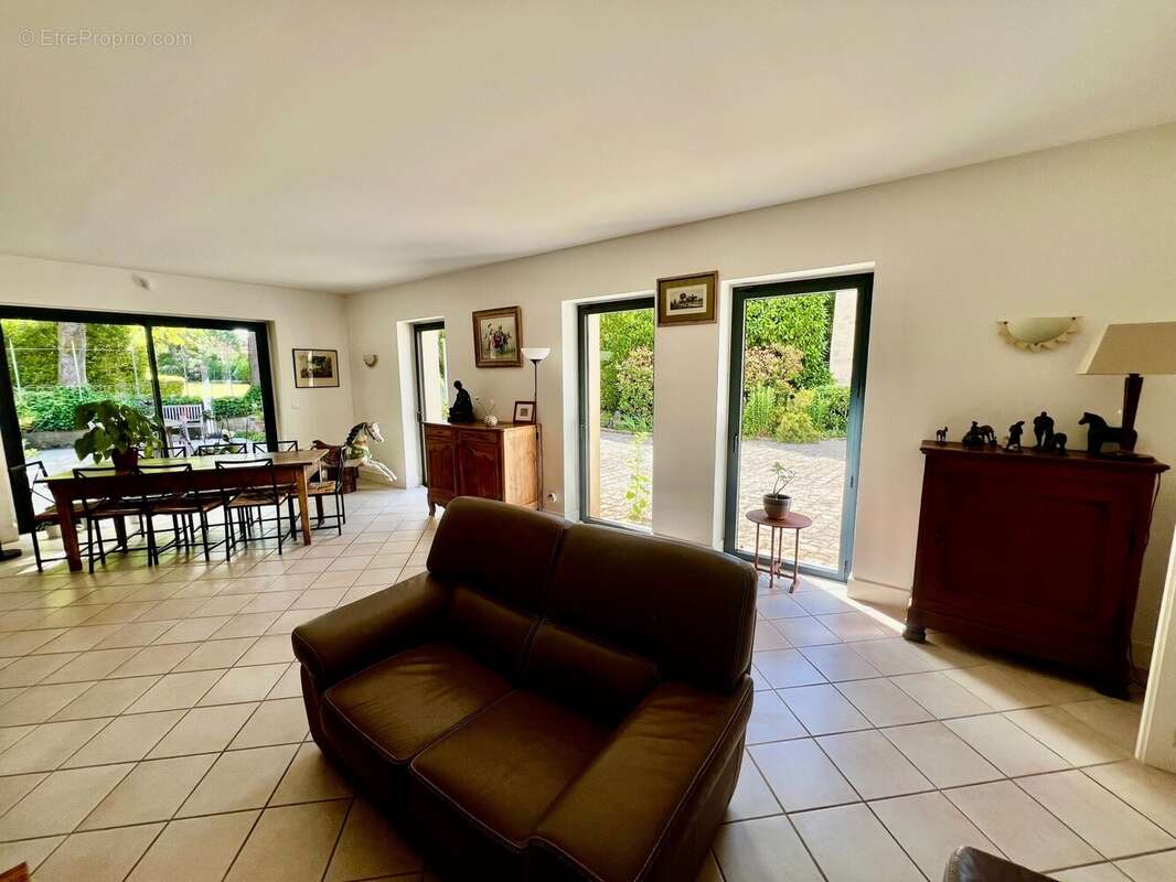 Maison à BRUYERES-LE-CHATEL