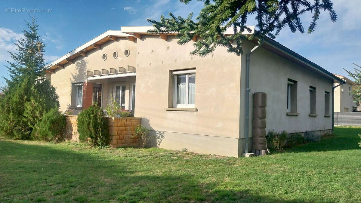 Maison à ESTRABLIN