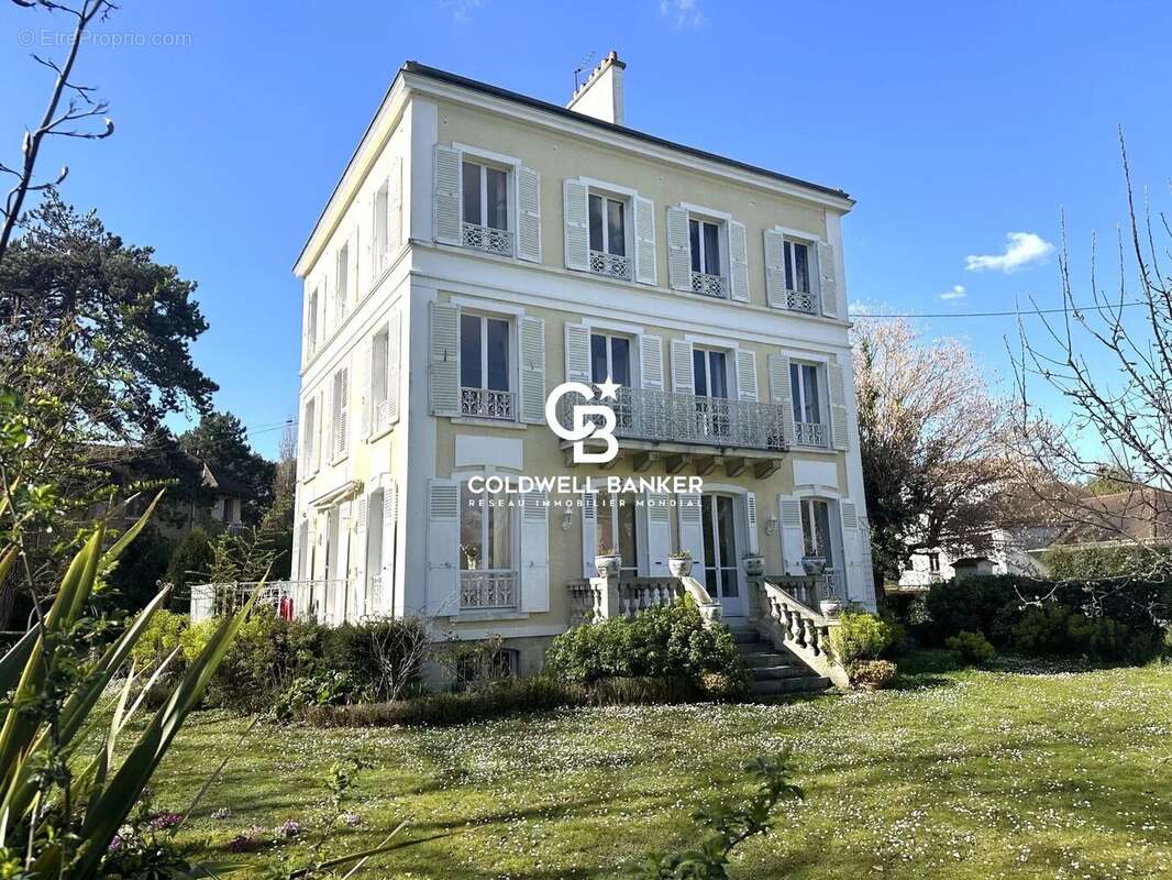 Maison à LE VESINET