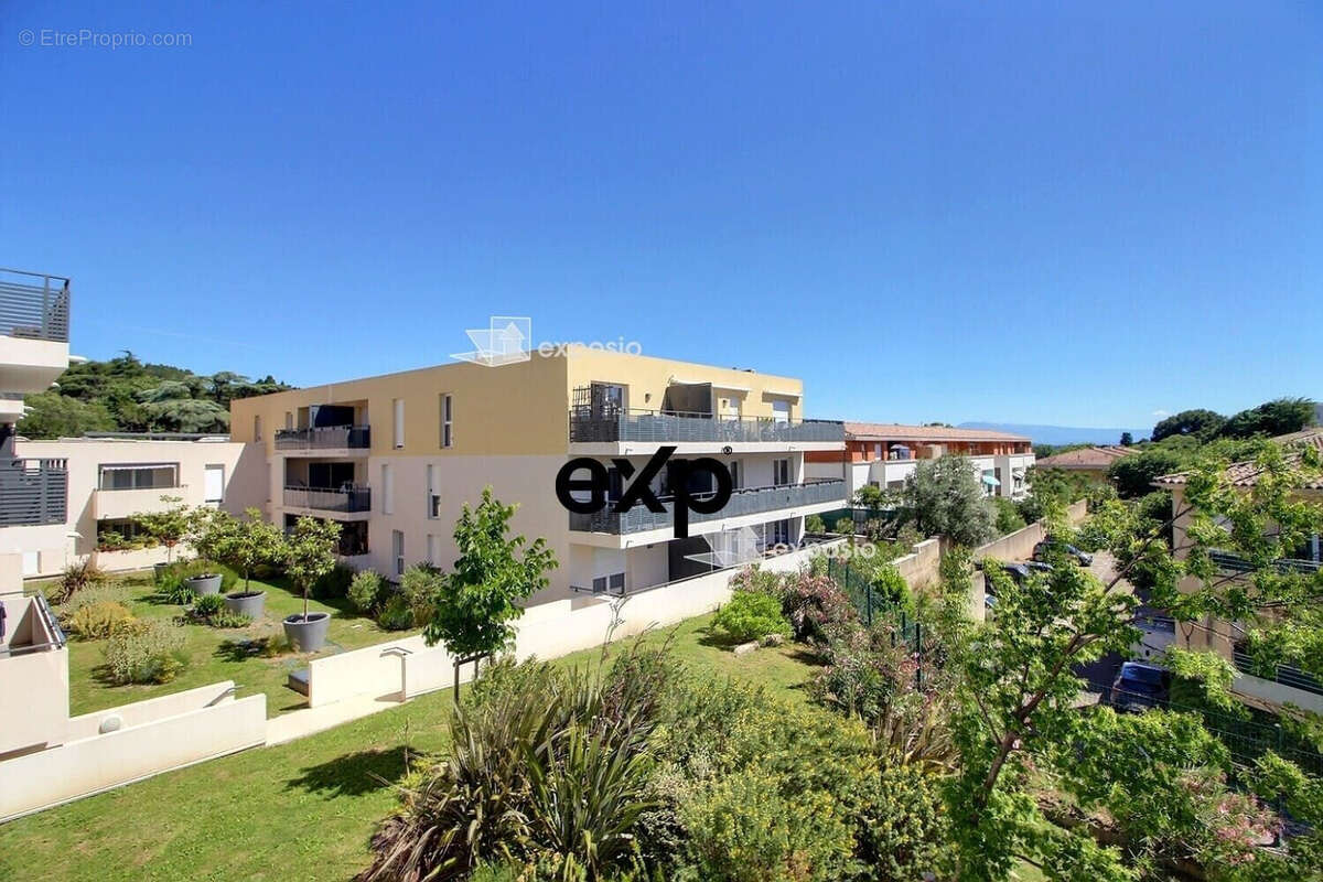 Appartement à VILLENEUVE-LES-AVIGNON