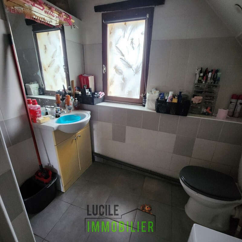 Appartement avec parking et cours 4 - Appartement à MOUY