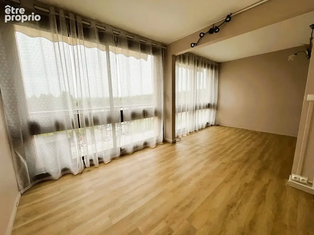 Appartement 65 m² à Fontenay-Le-Fleury  - photo 8