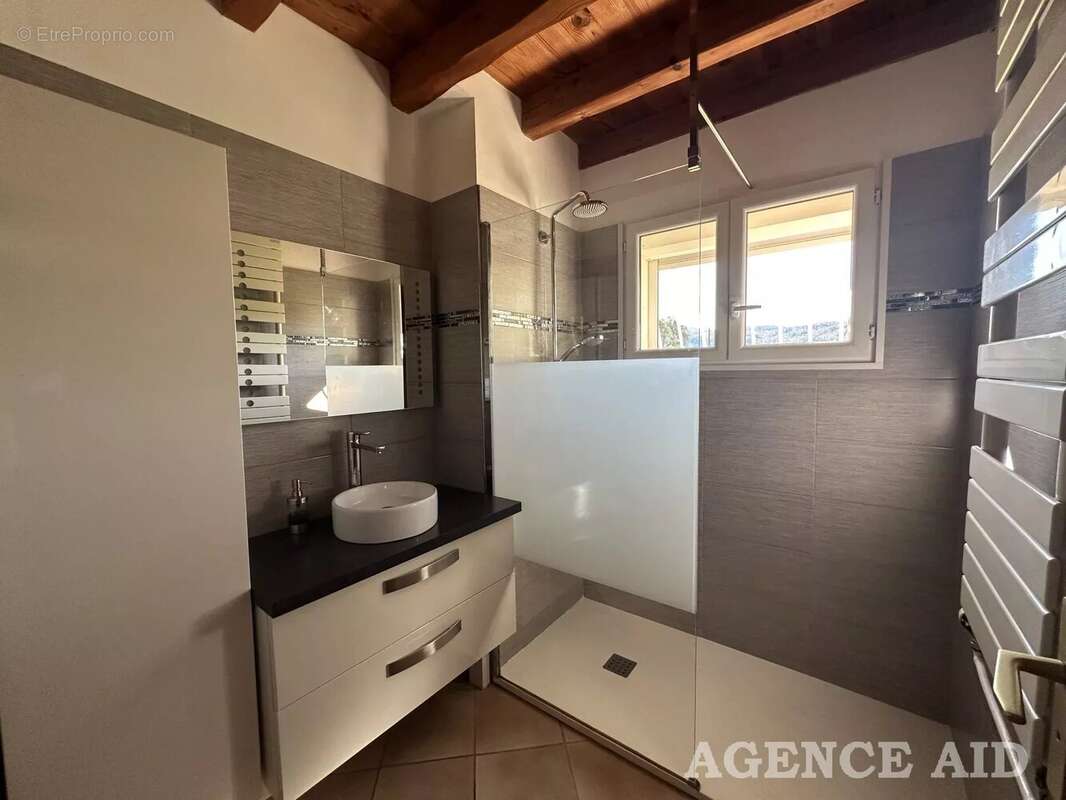 Maison à CUGES-LES-PINS