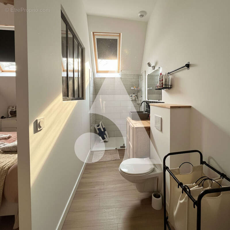 Maison à MONTGESTY