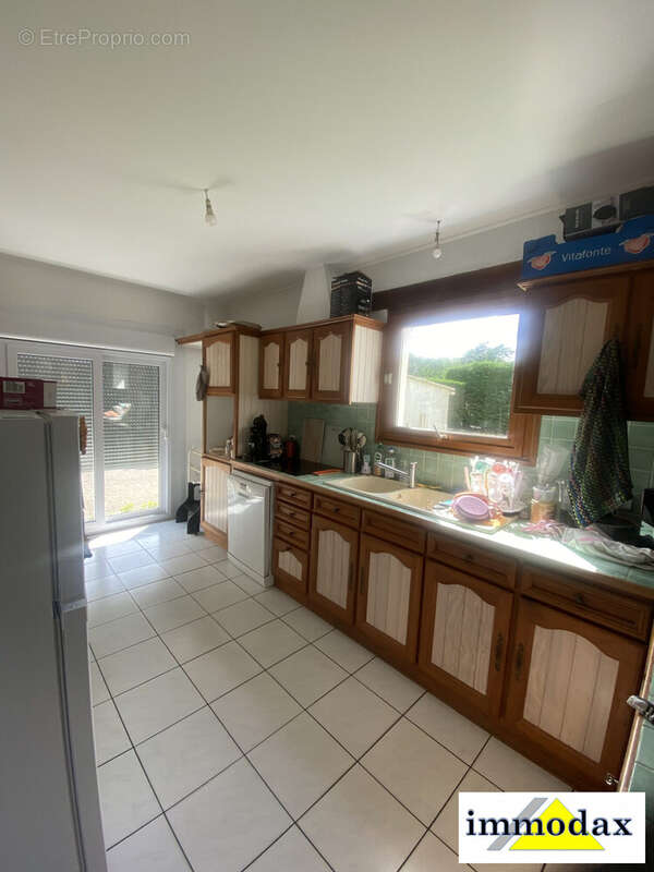 Cuisine vue 2  - Maison à PONTONX-SUR-L'ADOUR