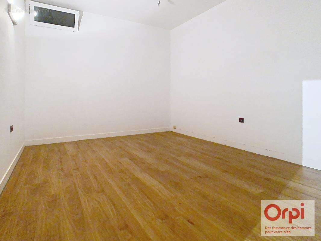 Commerce à ISSY-LES-MOULINEAUX