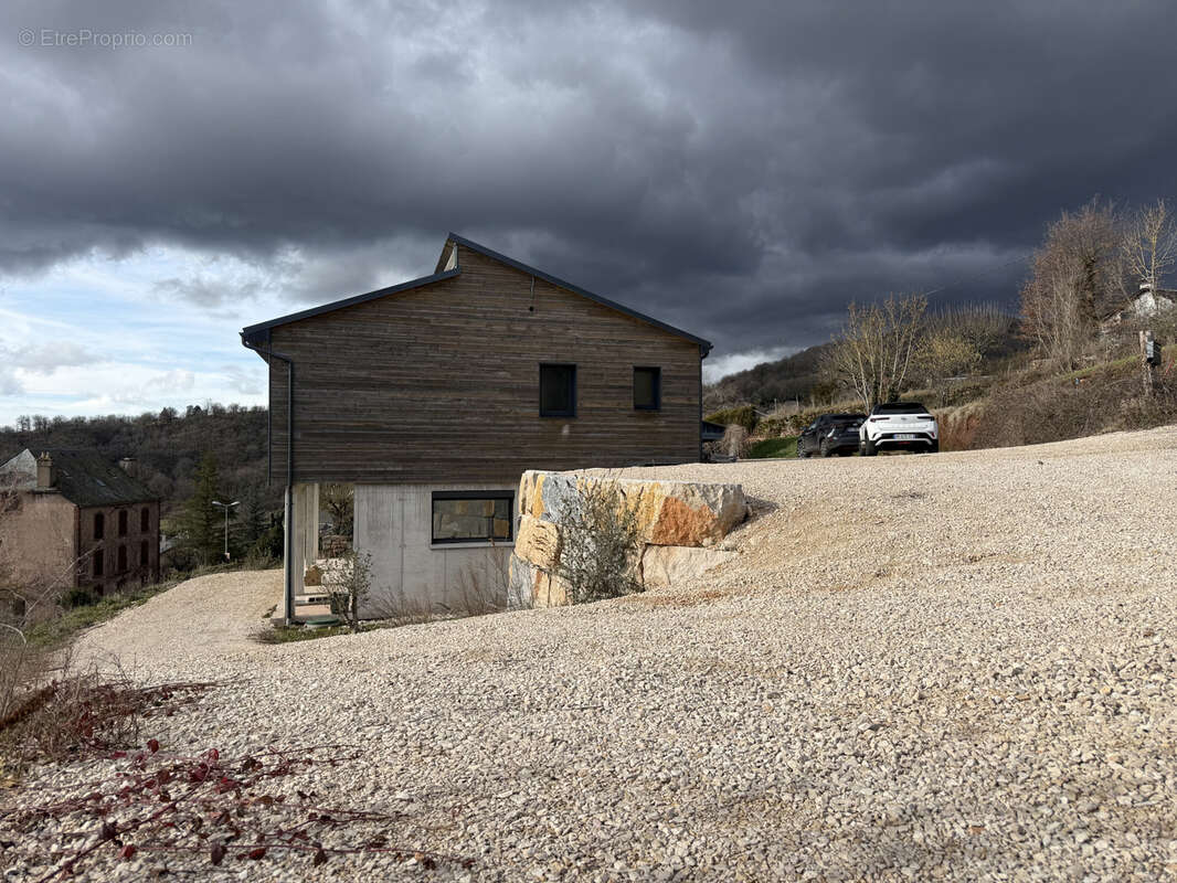 Maison à SAINT-LAURENT-D'OLT