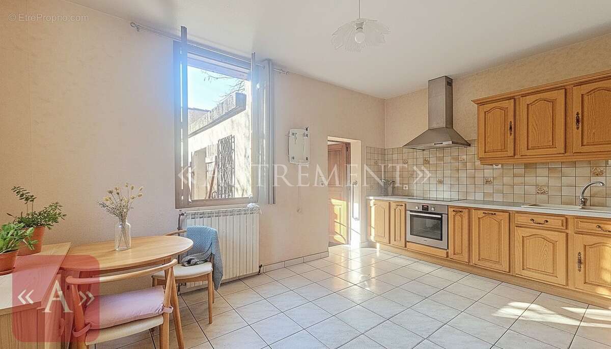 Maison à SAINT-SULPICE