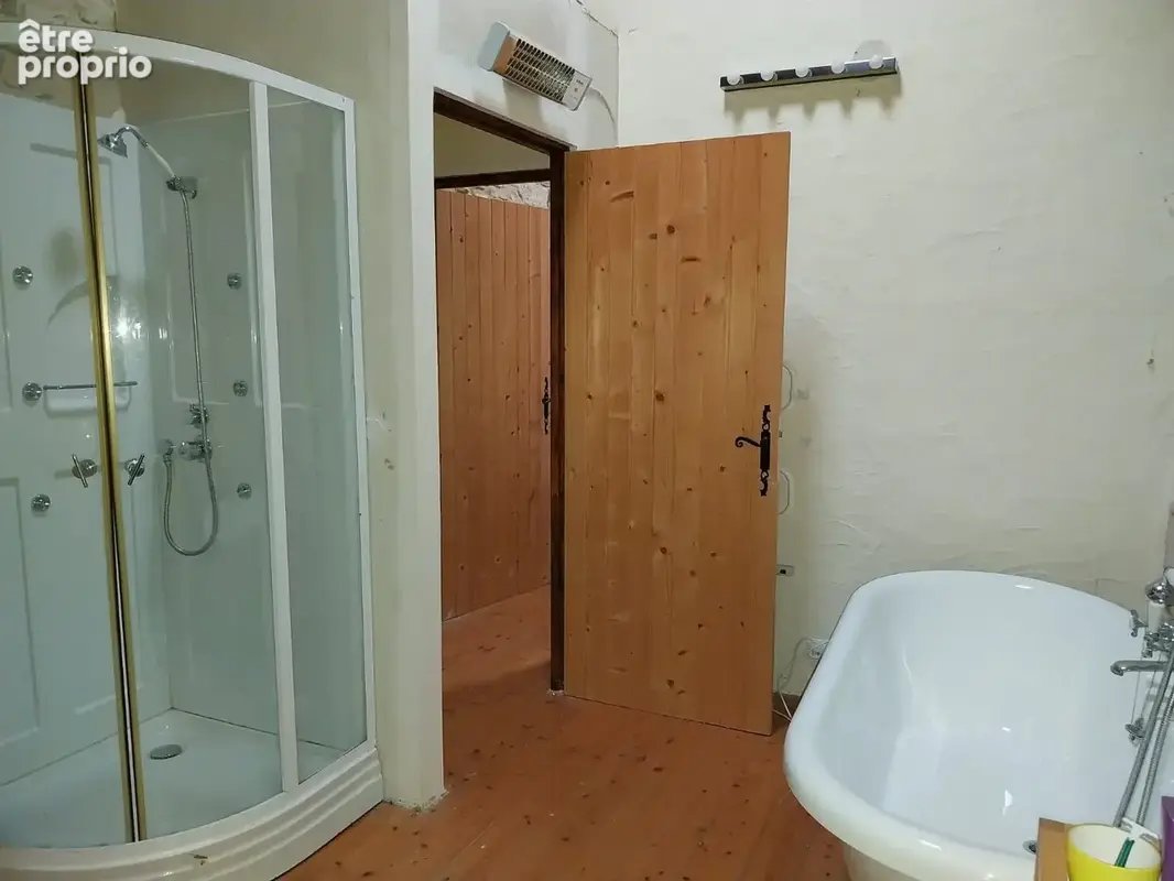 Jolie maison de Campagne, pierres app.; 3 Chambres; 150m2 hab à finir de rénover; Jardin clos; terrain de 669m - photo 12