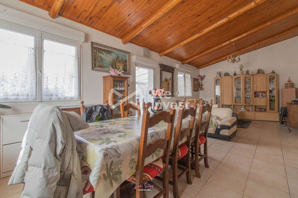 Maison 100 m² à Fontaines-Saint-Clair  - photo 4