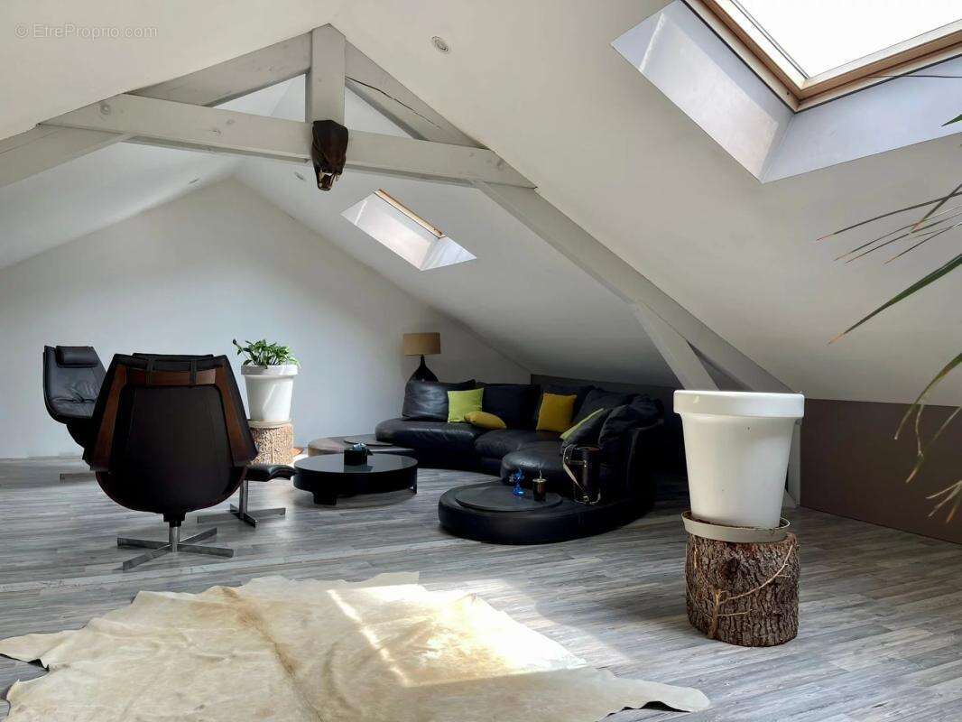 Maison à CHINDRIEUX