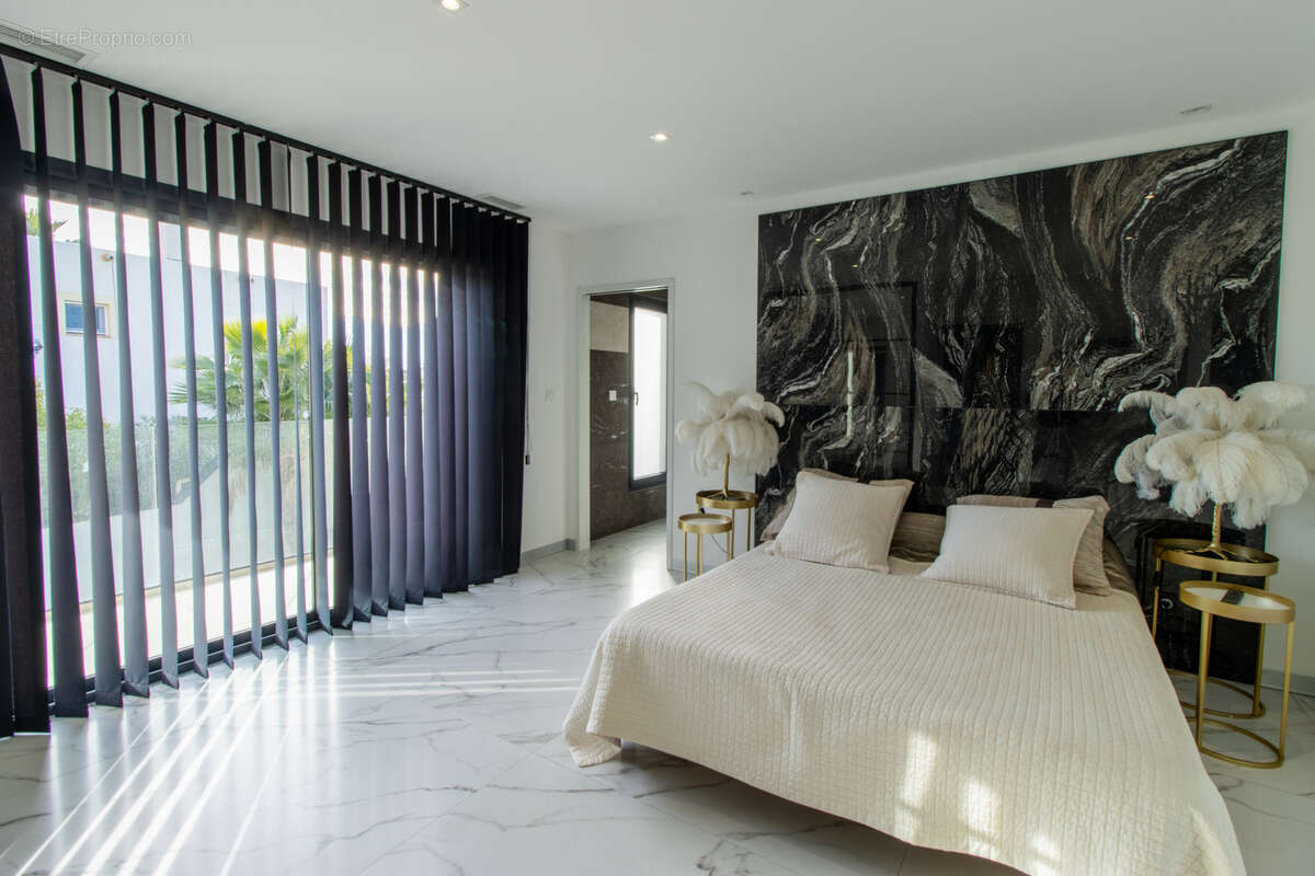 Villa prestigieuse T6 standing, piscine, garage, 100m de la mèr, Cap d'Agde, Golf - AGDE - photo 23